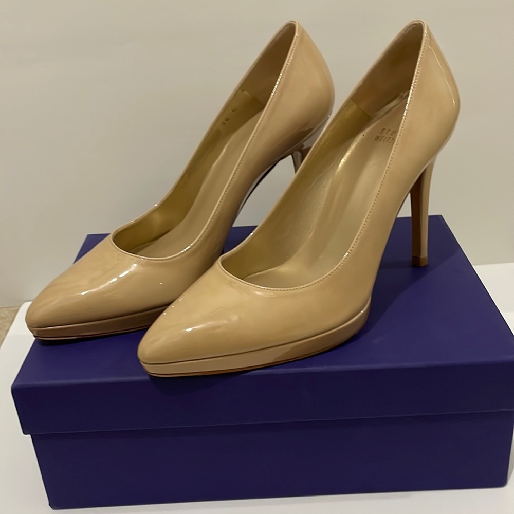 Stuart Weitzman Nude Patent Leather Pointed Pumps